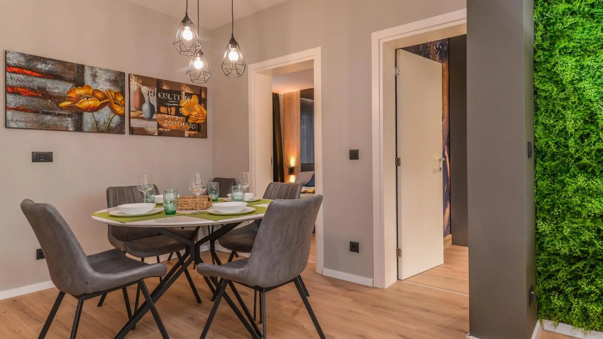 Luxe Sofia Dream Apt, 2-Bdr, 2-Bthr Apartment