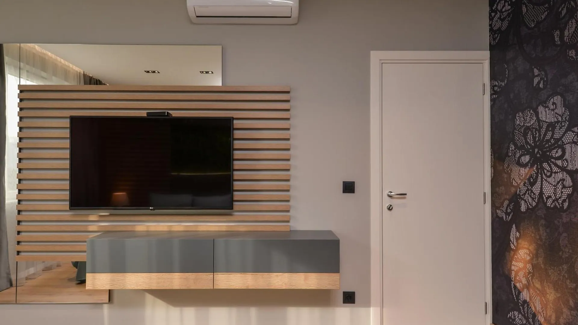 Luxe Sofia Dream Apt, 2-Bdr, 2-Bthr
