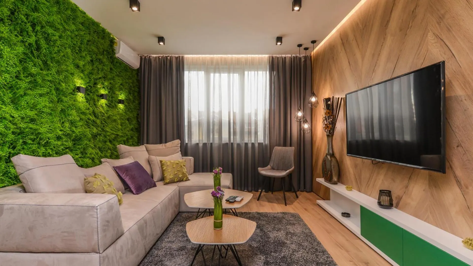 Luxe Sofia Dream Apt, 2-Bdr, 2-Bthr 0*,