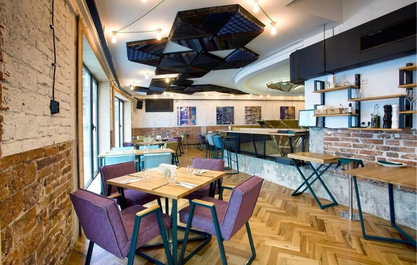 Luxe Sofia Dream Apt, 2-Bdr, 2-Bthr